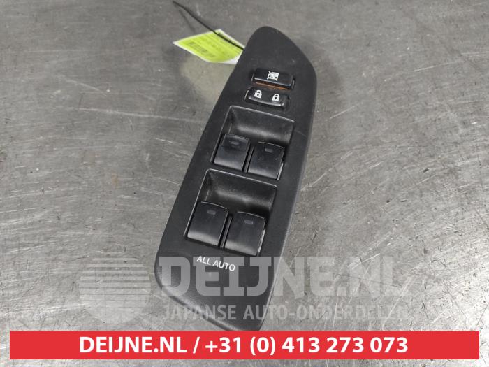 Toyota Auris Combischakelaar ramen O534237