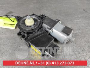 Gebruikte Motor electrisch raam Kia Cee'd Sportswagon (JDC5) 1.6 GDI 16V Prijs € 45,00 Margeregeling aangeboden door V.Deijne Jap.Auto-onderdelen BV