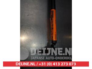 Daihatsu Sirion Gasdemper links-achter O294268 foto 3
