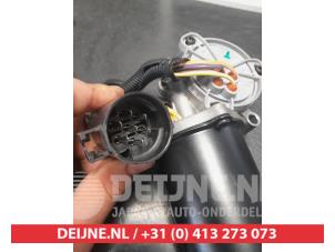 Kia Sorento Stelmotor tussenbak O9990008112 foto 3
