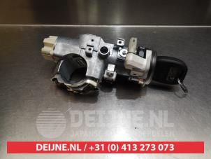 Subaru Impreza Ignition lock + key O335185 photo 2