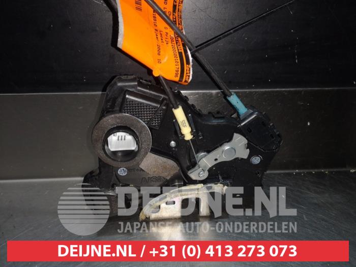 Daihatsu Terios Deurslot Mechaniek 4Deurs links-voor O279762