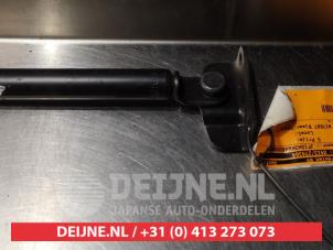 Subaru Impreza Gasdämpfer links hinten O293866 foto 3
