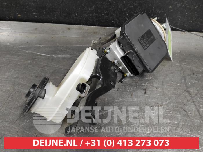 Gebruikte Rembol Honda Jazz (GR) 1.5 eHEV 16V Prijs € 250,00 Margeregeling aangeboden door V.Deijne Jap.Auto-onderdelen BV