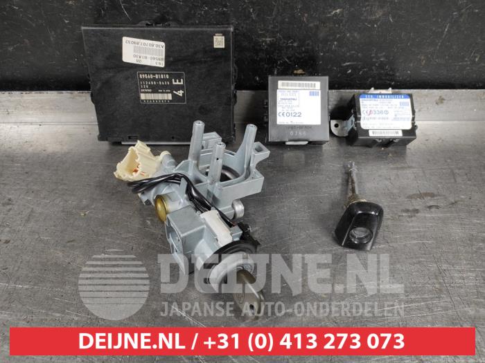 Subaru Justy Kontaktslot+Sleutel O535350