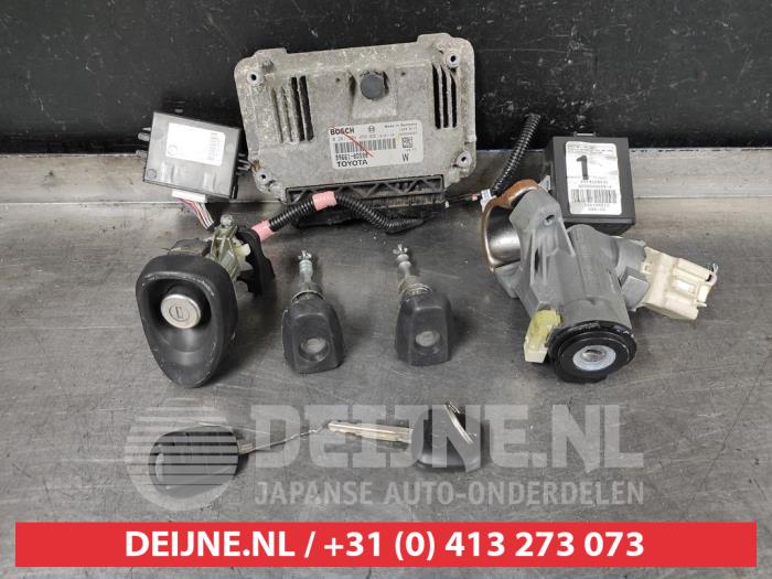 Toyota Yaris Kontaktslot+Sleutel O535435