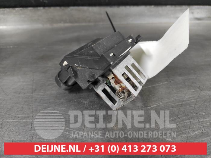Nissan Micra Koelvinweerstand O535480