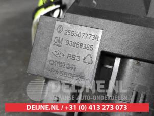 Nissan Micra Kühlgebläsewiderstand O535480 foto 3