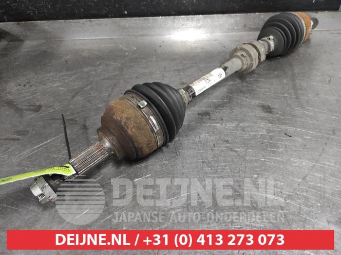 Nissan Micra Aandrijfas links-voor O535499