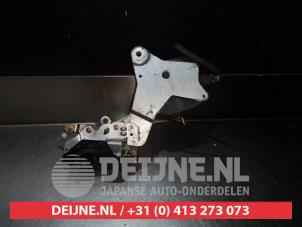 Daihatsu Young RV Deurslot Mechaniek 4Deurs links-voor O279758 foto 4