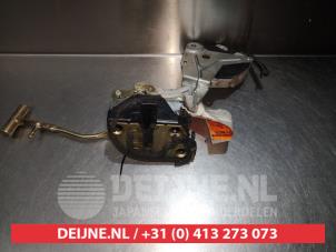 Daihatsu Young RV Deurslot Mechaniek 4Deurs links-achter O280424 foto 2