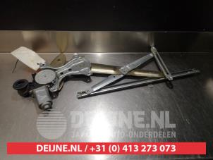 Daihatsu Young RV Ruitmechaniek 4Deurs links-achter O290793 foto 2