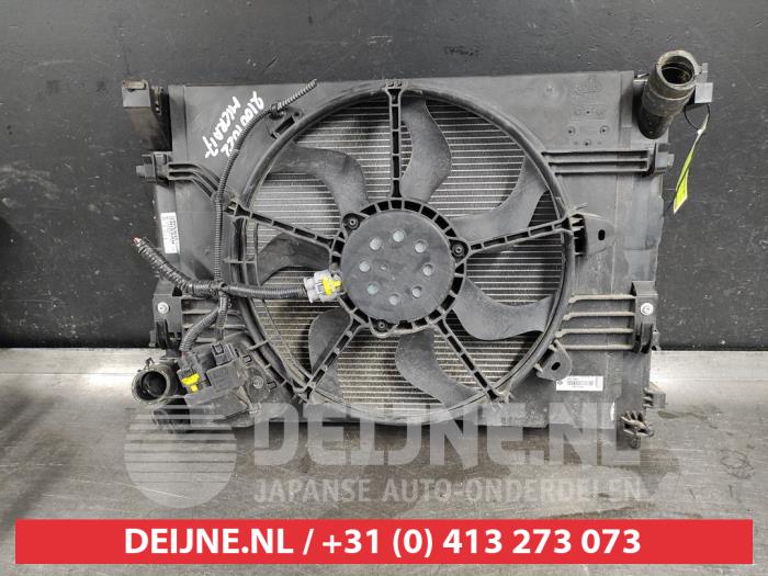 Gebruikte Radiateur Nissan Micra (K14) 0.9 IG-T 12V Prijs € 200,00 Margeregeling aangeboden door V.Deijne Jap.Auto-onderdelen BV