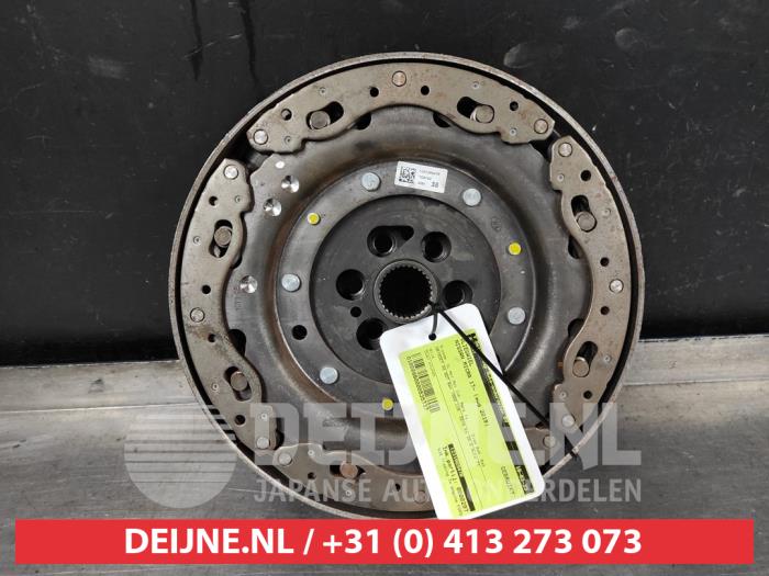 Gebruikte Vliegwiel Nissan Micra (K14) 1.0 IG-T 100 Prijs € 90,75 Inclusief btw aangeboden door V.Deijne Jap.Auto-onderdelen BV