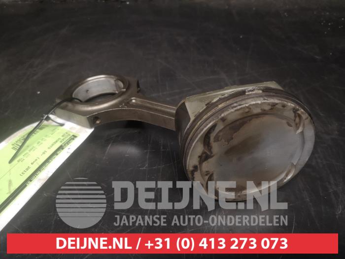 Gebruikte Zuiger Kia Sorento II (XM) 2.4 16V 4x2 Prijs € 50,00 Margeregeling aangeboden door V.Deijne Jap.Auto-onderdelen BV