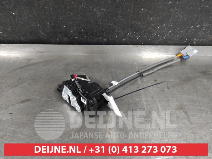 Hyundai Kona Deurslot Mechaniek 4Deurs rechts-achter O535950