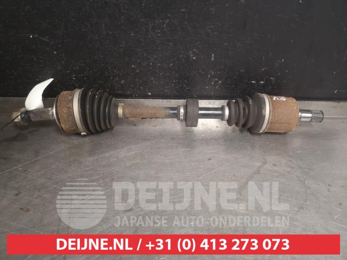 Gebruikte Steekas rechts-voor Honda FR-V (BE) 1.7 16V Prijs € 60,00 Margeregeling aangeboden door V.Deijne Jap.Auto-onderdelen BV
