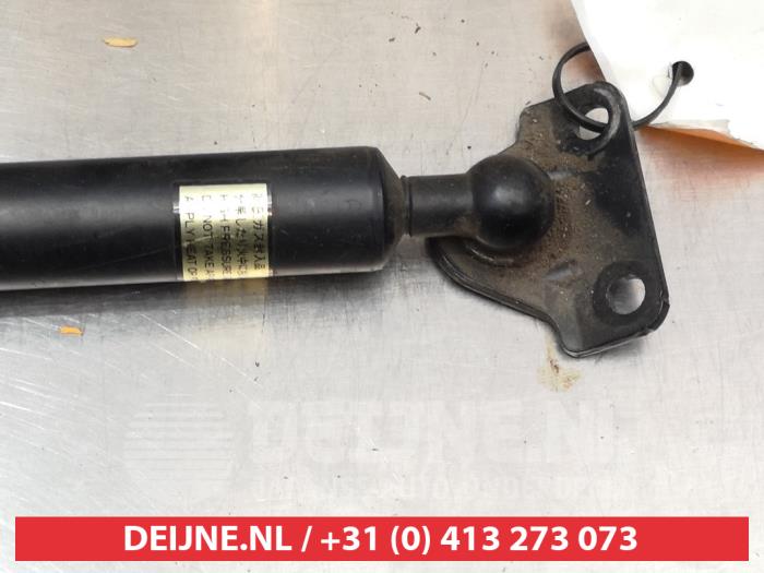 Mitsubishi Grandis Gasdemper links-achter O294153