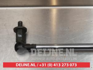 Mitsubishi Grandis Gasdemper links-achter O294153 foto 3