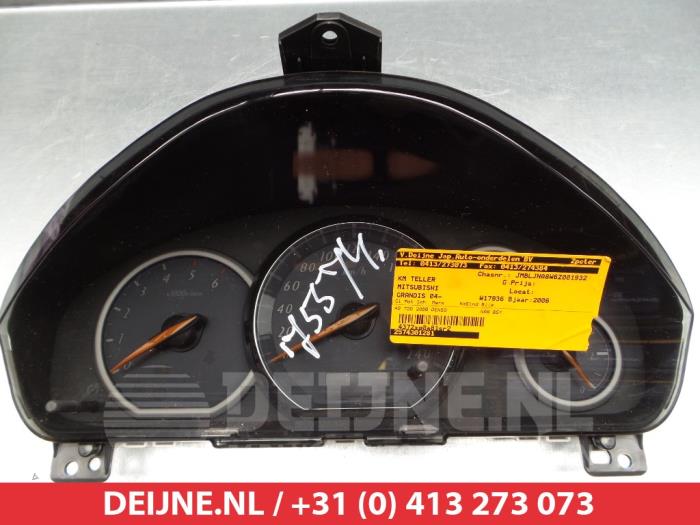 Mitsubishi Grandis Kilometerteller KM O304813