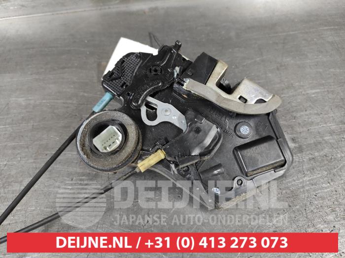 Daihatsu Terios Deurslot Mechaniek 4Deurs links-achter O536476