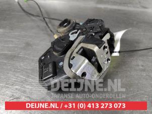 Daihatsu Terios Deurslot Mechaniek 4Deurs links-achter O536476 foto 2