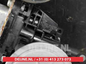 Daihatsu Terios Ruitmechaniek 4Deurs links-achter O536477 foto 2