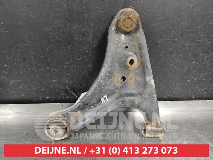 Daihatsu Terios Draagarm onder links-voor O536502