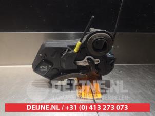 Toyota Hilux Deurslot Mechaniek 4Deurs links-achter O280523 foto 4