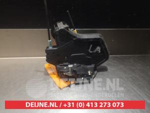 Toyota Hilux Deurslot Mechaniek 4Deurs links-achter O280523 foto 3