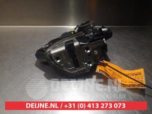 Toyota Hilux Deurslot Mechaniek 4Deurs links-achter O280523 foto 2