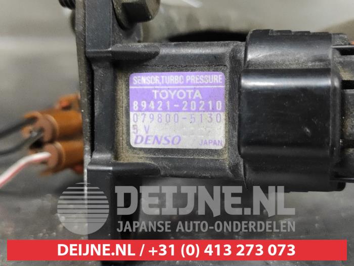 Turbodruk sensor van een Toyota Avensis Verso (M20) 2.0 D-4D 16V 2003
