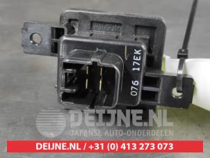 Suzuki Swift Heizung Widerstand O536765 foto 2