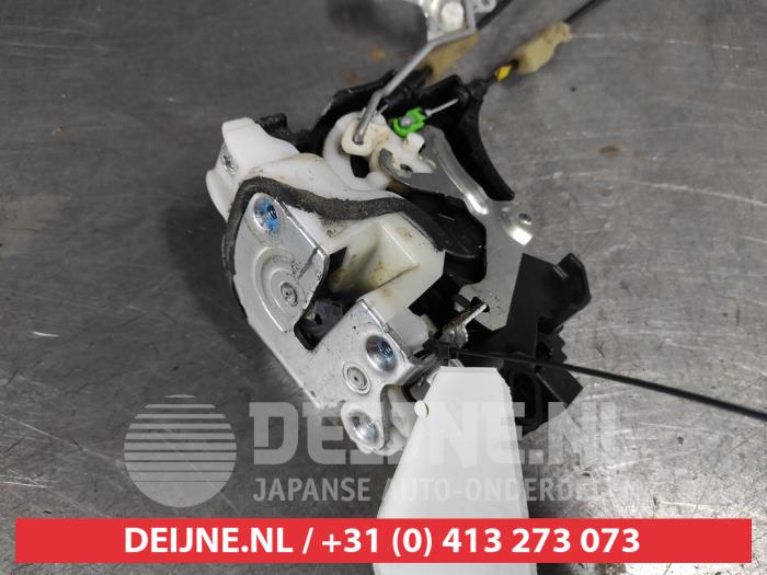 Mitsubishi Outlander Deurslot Mechaniek 4Deurs links-voor O537022