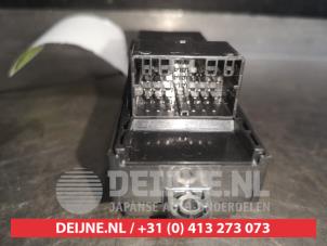 Suzuki Kizashi Multi-functional window switch O537128 photo 3