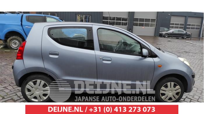 Nissan Pixo Portierruit 4Deurs rechts-voor O537339