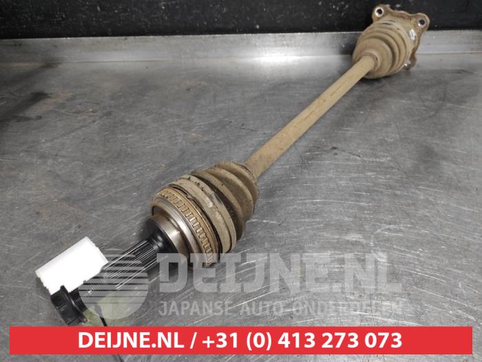 Gebruikte Aandrijfas rechts-achter Toyota RAV4 (A2) 2.0 16V VVT-i 4x4 Prijs € 35,00 Margeregeling aangeboden door V.Deijne Jap.Auto-onderdelen BV