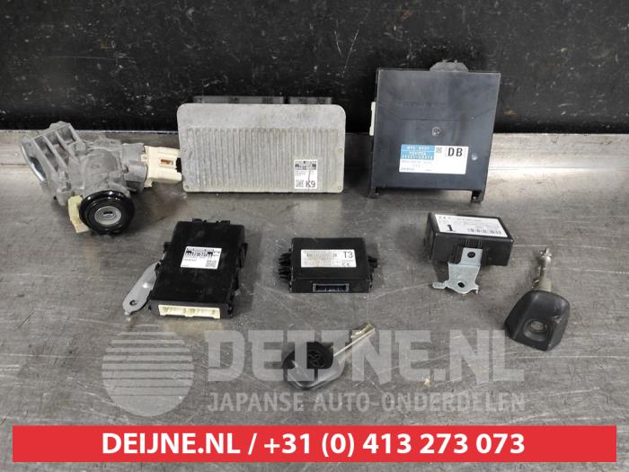 Toyota Yaris Kontaktslot+Sleutel O537810