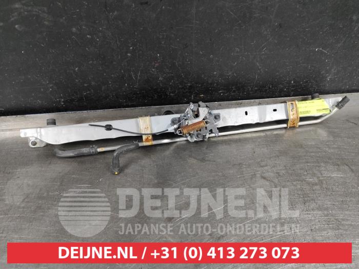 Toyota Rav-4 Slotplaat voor O537991