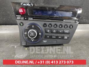 Gebruikte Radio Honda CR-Z (ZF1) 1.5 Hybrid 16V Prijs op aanvraag aangeboden door V.Deijne Jap.Auto-onderdelen BV
