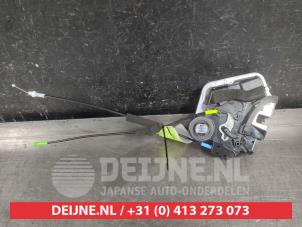Toyota Corolla Rear door mechanism 4-door, right O538374 photo 2