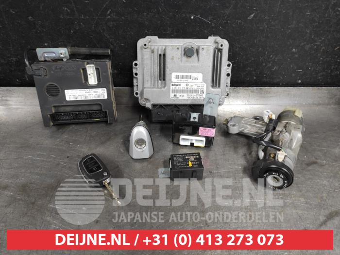 Gebruikte Computer Motormanagement Hyundai Santa Fe II (CM) 2.2 CRDi 16V 4x2 Prijs € 75,00 Margeregeling aangeboden door V.Deijne Jap.Auto-onderdelen BV
