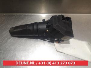 Nissan X-Trail Ruitenwis Schakelaar O309733 foto 3