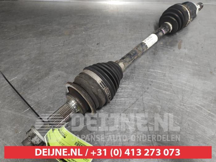 Suzuki Splash Aandrijfas links-voor O539332
