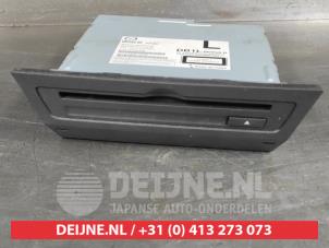 Gebruikte CD Speler Mazda 2 (DJ/DL) 1.5 SkyActiv-G 75 Prijs € 25,00 Margeregeling aangeboden door V.Deijne Jap.Auto-onderdelen BV