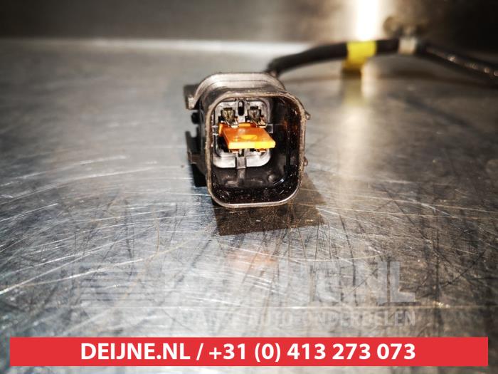 Lambda Sonde van een Hyundai Trajet 2.7 V6 24V 2000