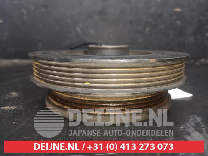 Gebruikte Poelie Krukas Toyota Avensis Verso (M20) 2.0 D-4D 16V Prijs € 35,00 Margeregeling aangeboden door V.Deijne Jap.Auto-onderdelen BV