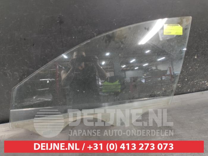 Kia Ceed Türscheibe 4-türig links vorne O539794