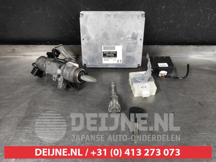 Toyota Avensis Slotenset Cilinder (compleet) O539890