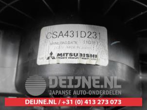 Suzuki Kizashi Heating and ventilation fan motor O540006 photo 3